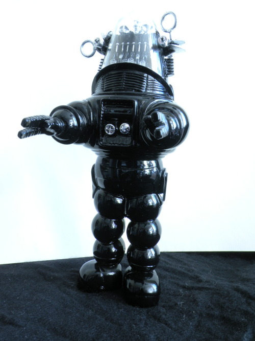 Robby the Robot model picture  